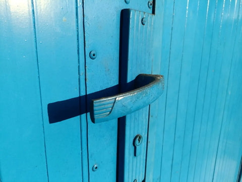 Can You Paint Door Handles? Understand the Risks