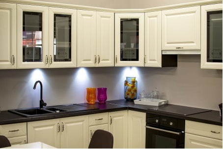 Kitchen cabinet with hardware handles